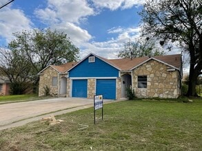 Building Photo - 210 W Vardeman Ave