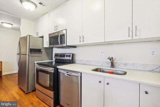 Foto del edificio - 1421 Columbia Rd NW