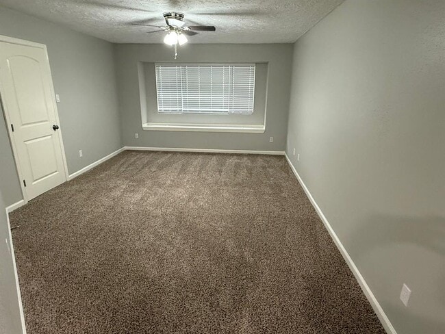 Building Photo - 2812 Forest Hills Dr