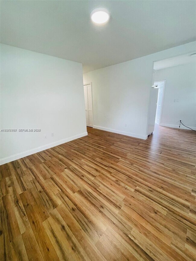 Foto del edificio - 12330 NW 17th Ct