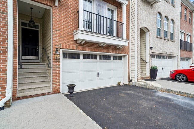 Building Photo - 21 Creekside Ct
