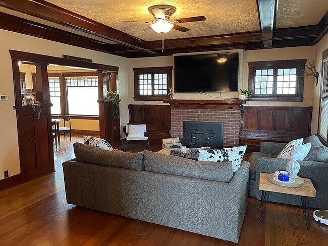 Foto del edificio - 237 Basin St SW