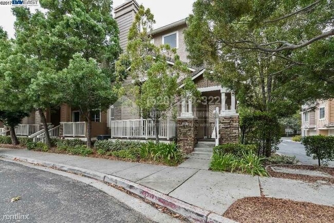 Building Photo - 3 br, 2.5 bath Condo - 4825 Boxwood Way, #...