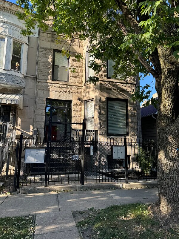 Foto principal - 2840 W Fulton St