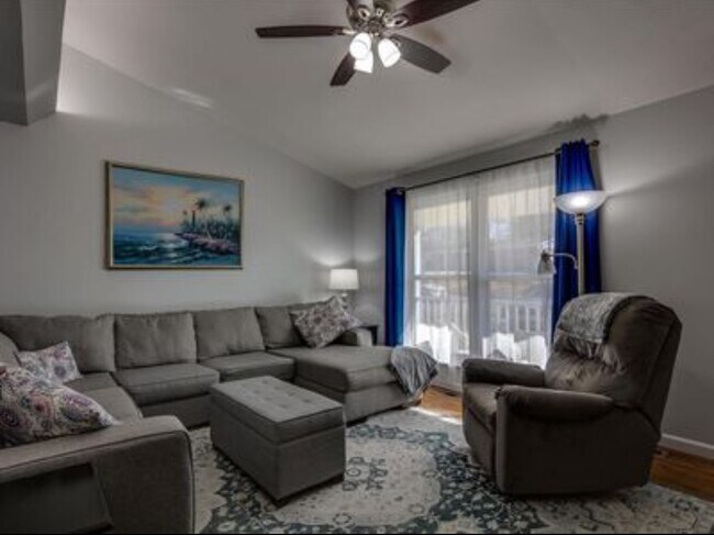 Foto del edificio - 737 Southshire Dr