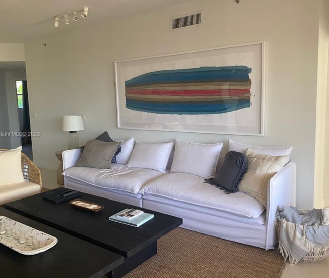 Building Photo - Beautiful 3 bedroom for Rent at Ocean Club