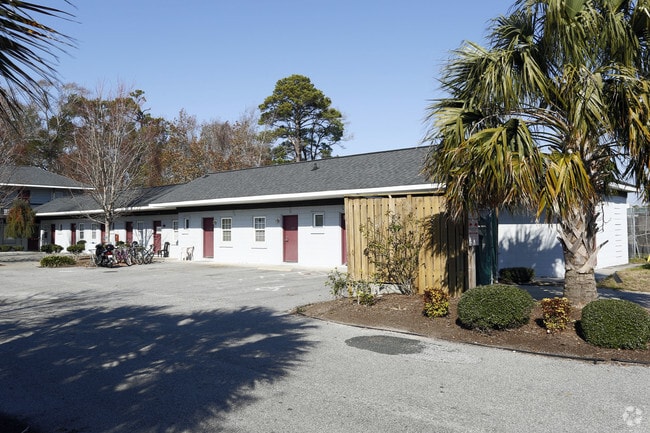 Building Photo - Balsam Place