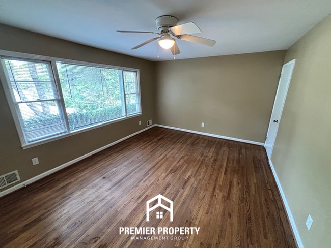 Foto del edificio - 3609 Pinson Heights Cir