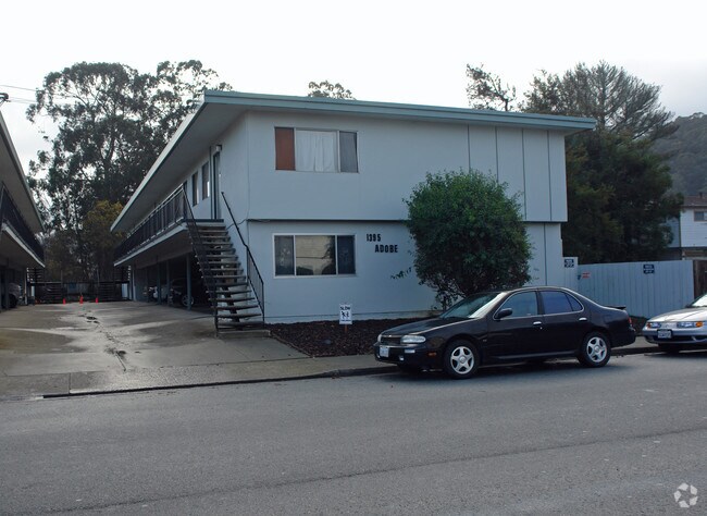 Foto del edificio - The Adobe Apartments