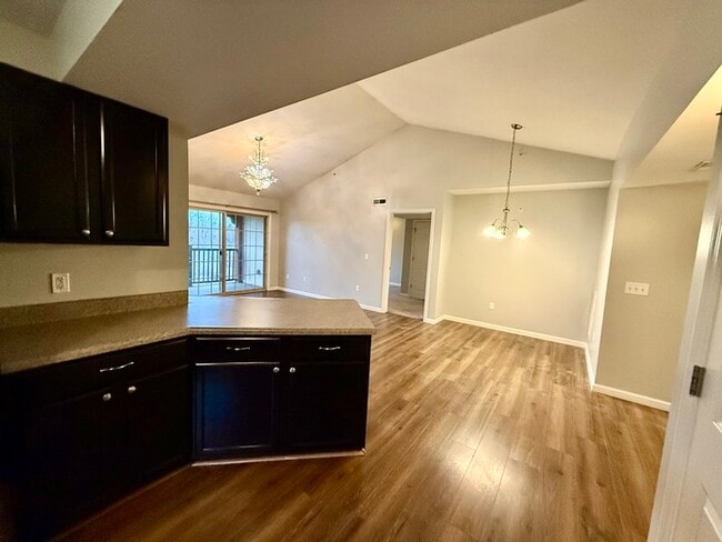 Building Photo - Beautiful 2 Bedroom 2 Bath Condo In St. Peter's