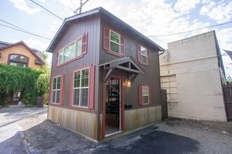Building Photo - 408 N Main St