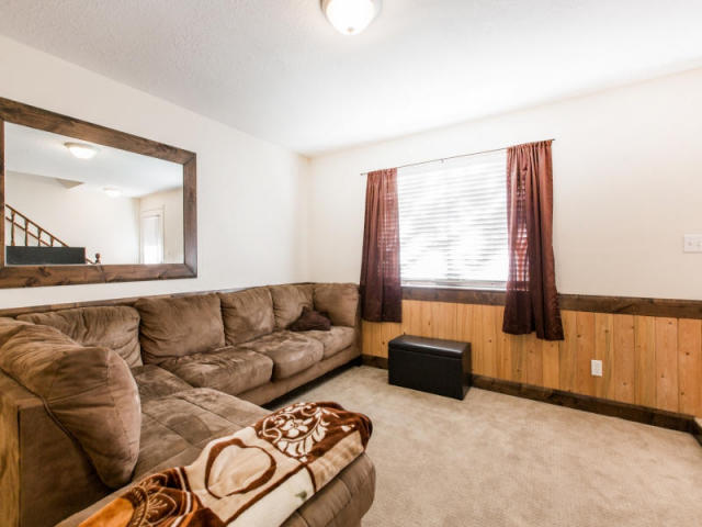 Building Photo - Colorview Townhome