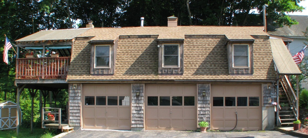 Primary Photo - 66-74 Riverside Ave