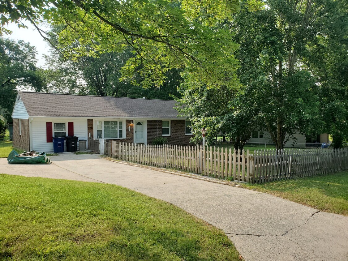 1 Fontana Ct, WinstonSalem, NC 27103 House Rental in WinstonSalem