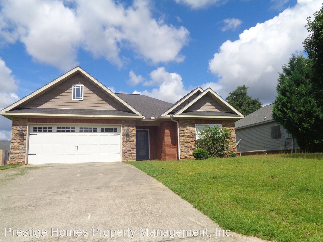 Primary Photo - 3 br, 2 bath House - 107 Avalon