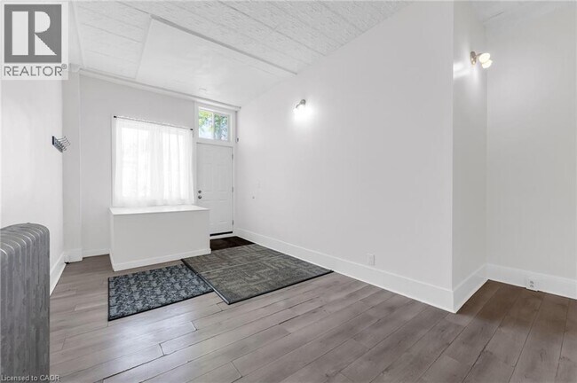 Photo du bâtiment - 1371 Main St E