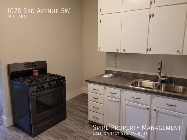 Building Photo - SW 2 bedroom home with many updates.