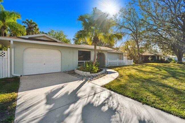 Building Photo - 3165 Woodmont Dr