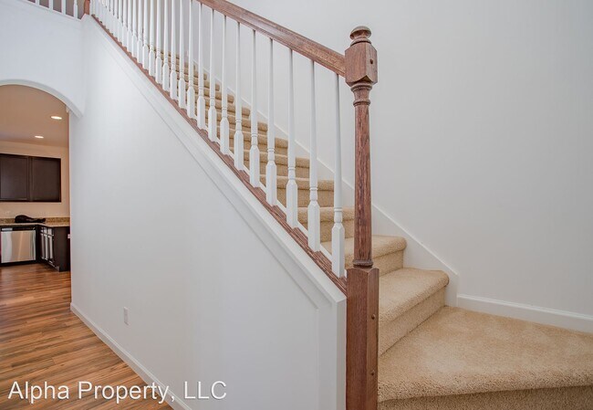 Building Photo - 4 br, 2.5 bath House - 506 Chartwell Drive