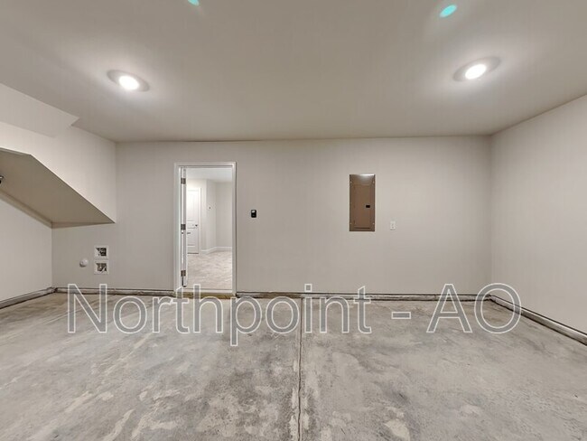 Foto del edificio - 6935 Woodland Stream Pl