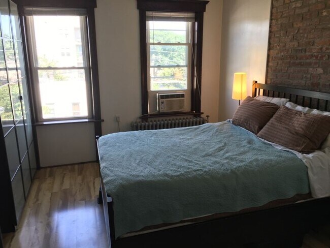 Foto del edificio - 272 Hancock Ave