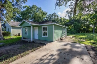 Building Photo - 4120 Brandon Ave