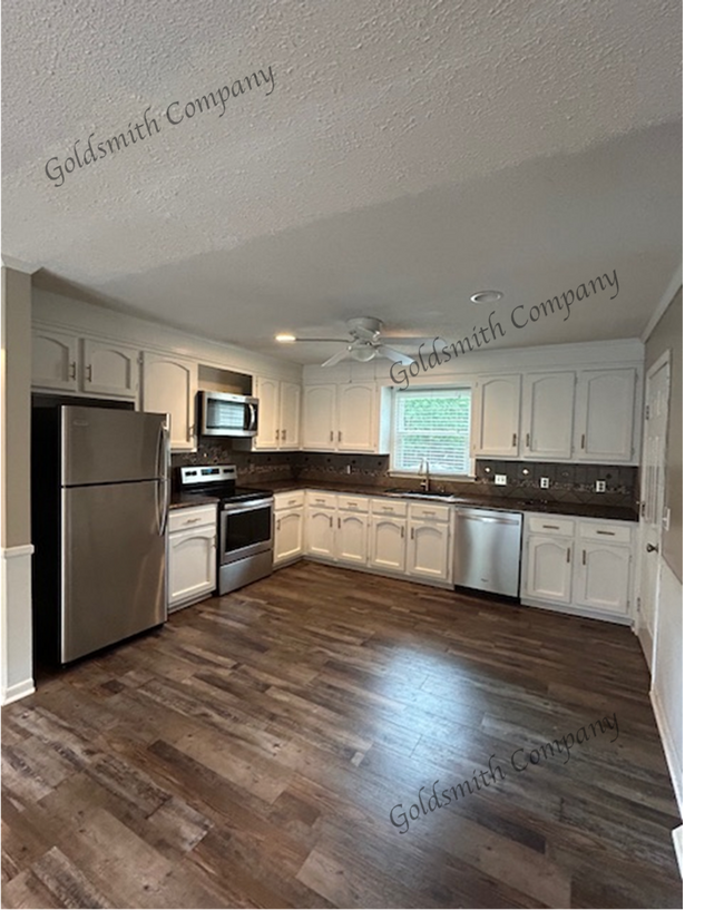 Building Photo - "3-Bedroom Home with Spacious Living in Simpsonville!"