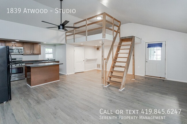 Building Photo - 1839 Atwood-Studio