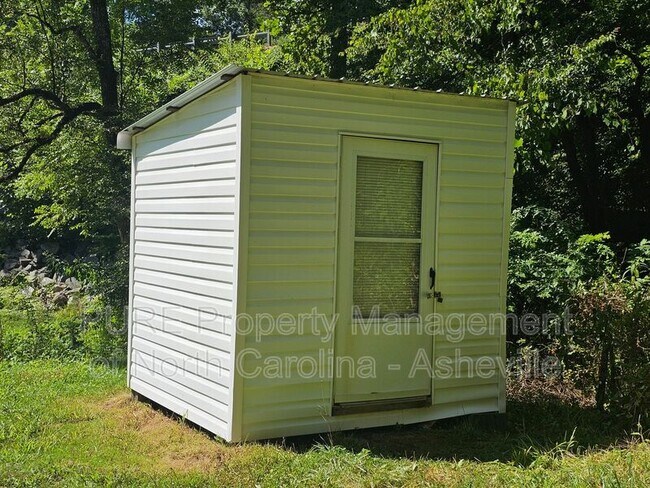 Foto del edificio - 3875 Old Fort Sugar Hill Rd