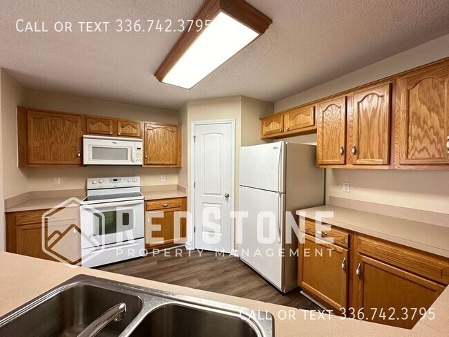 Foto del edificio - 610 Thistle Dr