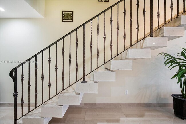 Foto del edificio - 3864 NE 167th St