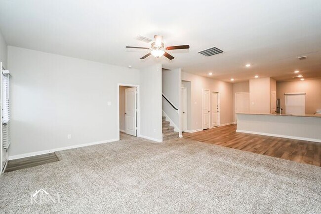 Building Photo - 127 Palomino Bnd Dr