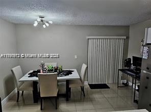 Foto del edificio - 8389 NW 8th St