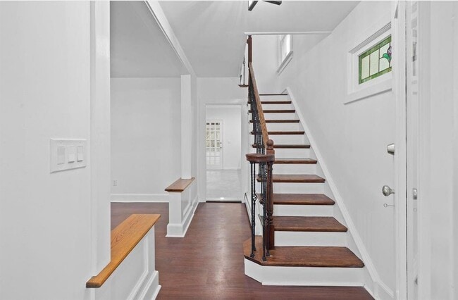 Building Photo - 28 Conklin Ave