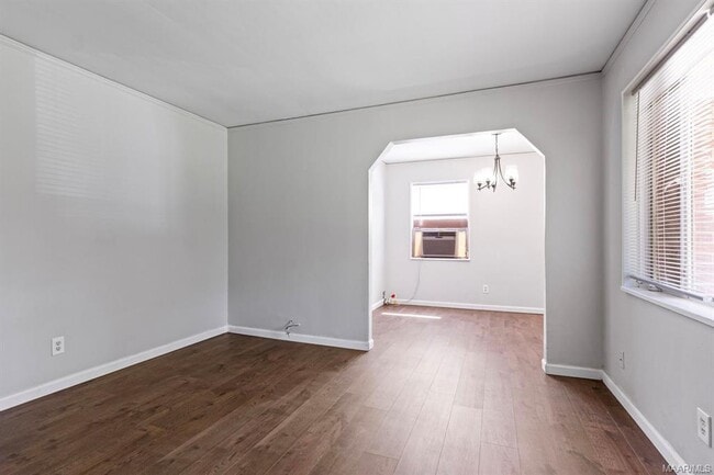 Building Photo - 1221 Belmont St