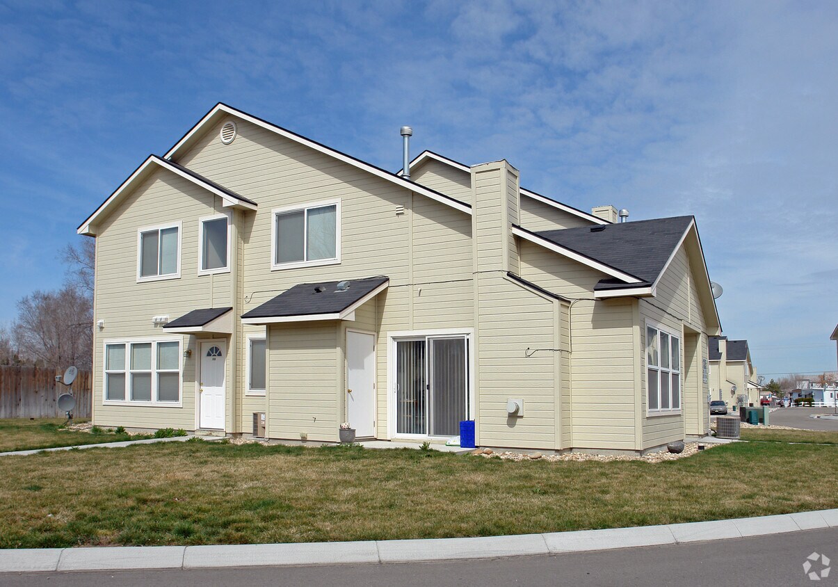 Building Photo - 1385 N Stephanie Ln
