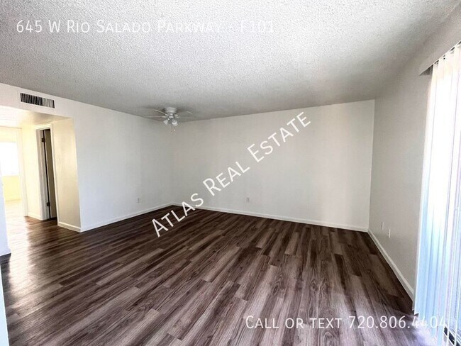 Building Photo - Newly Renovated 2 Bed / 2 Bath -ONE MONTH ...