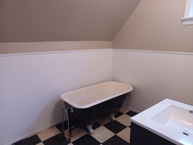 Building Photo - 1506 6th St