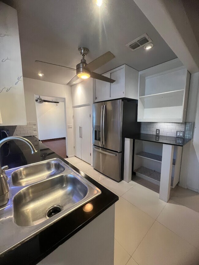 Foto del edificio - 1808 N Broadway St