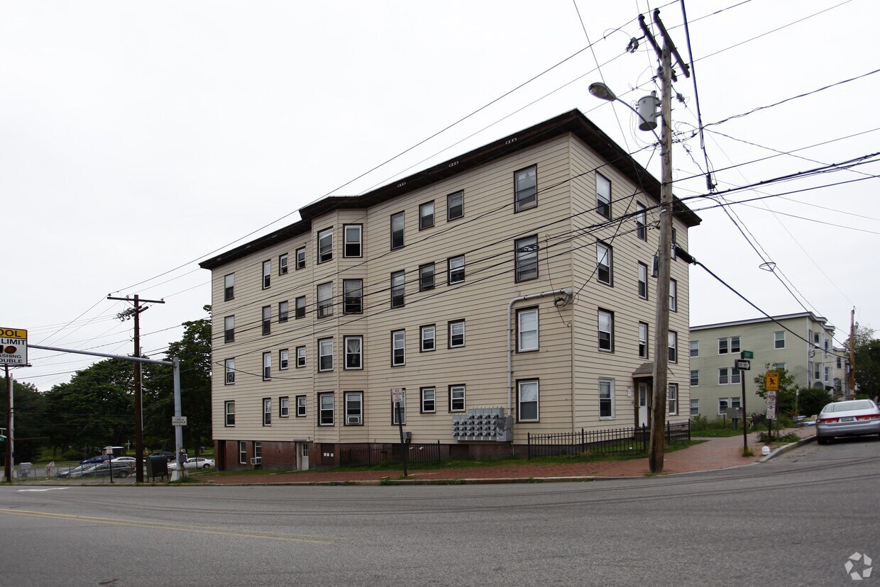 Primary Photo - 141-143 Grant St