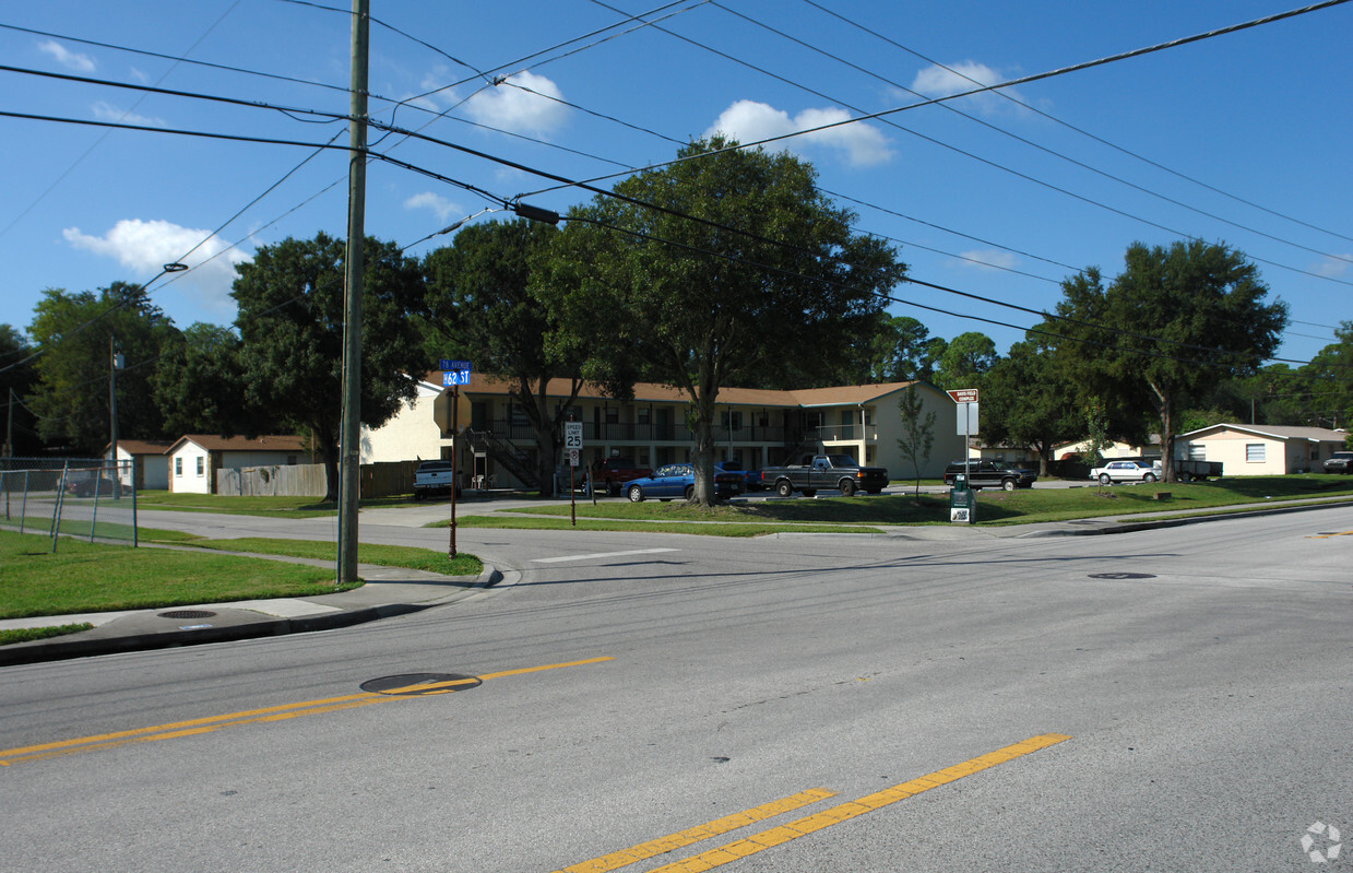 Primary Photo - 7786 62nd St N