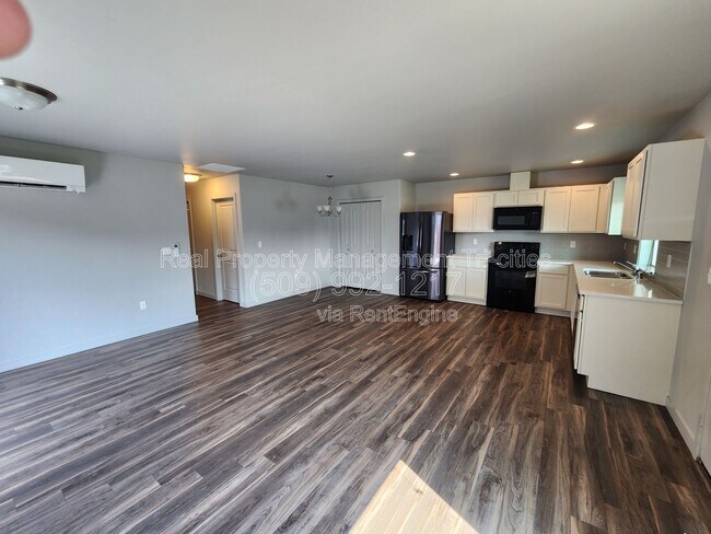 Foto del edificio - 406 Dawson Ln