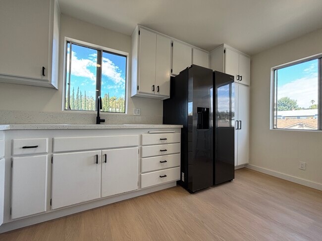 Foto del edificio - 6079 La Prada St