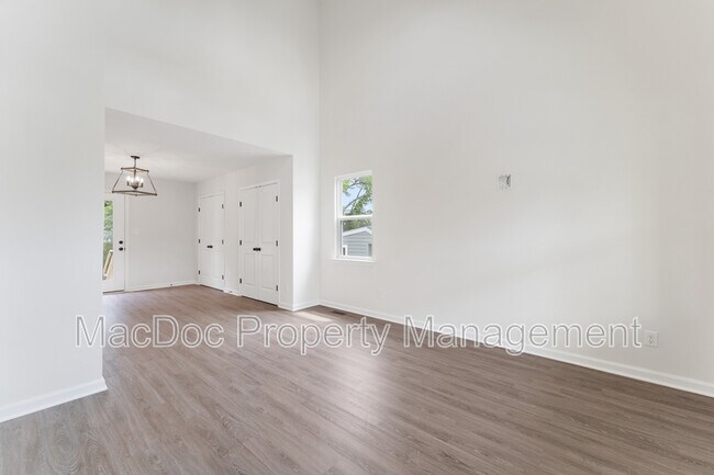Foto del edificio - 105 Hillcrest Dr
