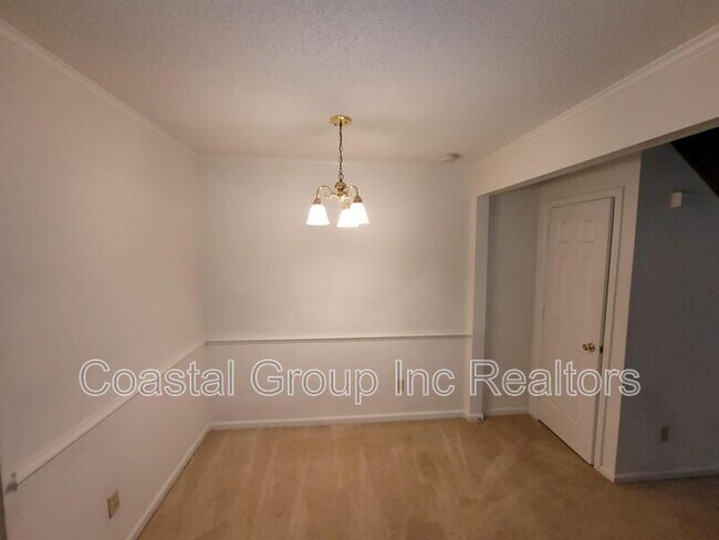 Building Photo - 702 Goose Creek Ct