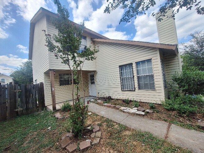 Foto del edificio - 2123 Chatham Square Ct