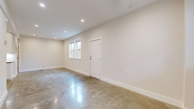 Building Photo - 737 Ashbury St