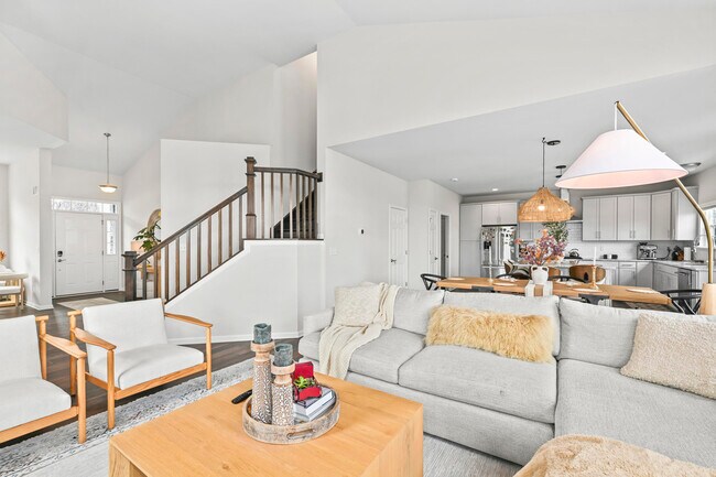 Foto del edificio - 1868 Forest View Ct