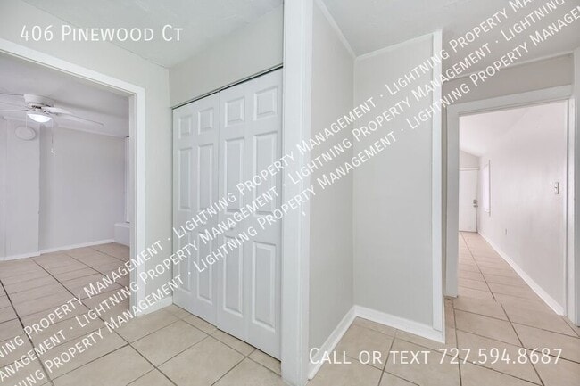Building Photo - 406 Pinewood Ct