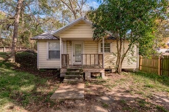 Building Photo - 1017 Avenue J